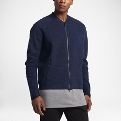 NoneMen<br>Мужская куртка Nike Sportswear Tech Knit с продуманным расположением вставок из мягкой дышащей ткани обеспечивает тепло и плотную естественную посадку.<br>