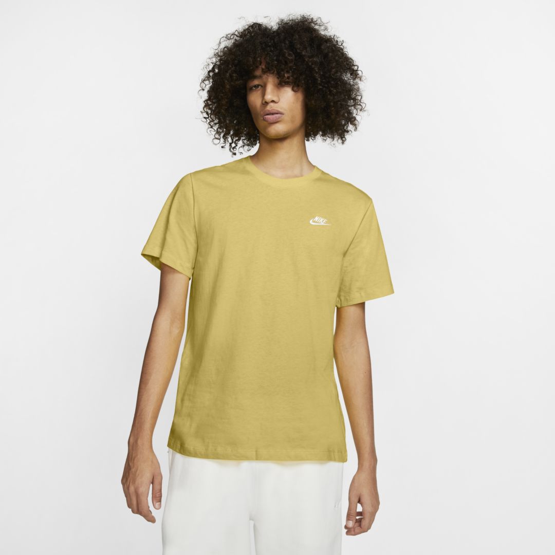 Nike Sportswear Club Men's T-shirt In Saturn Gold,white