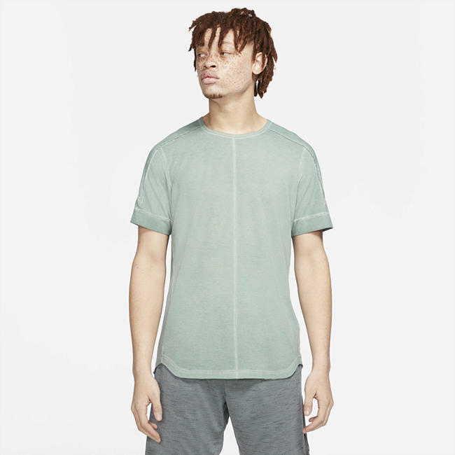 фото Мужская футболка с коротким рукавом и особым окрашиванием nike yoga - зеленый