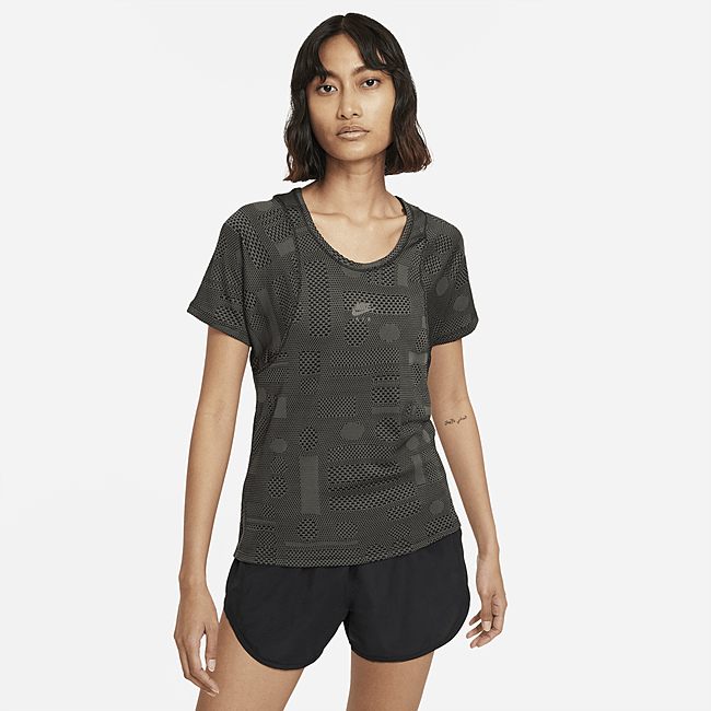 фото Женская беговая футболка с коротким рукавом nike air dri-fit - черный