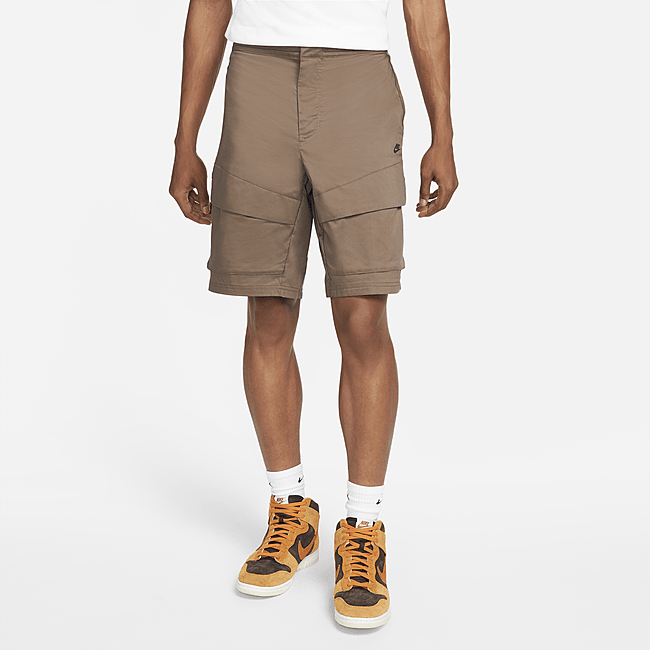 фото Мужские шорты карго из тканого материала без подкладки nike sportswear tech pack - коричневый