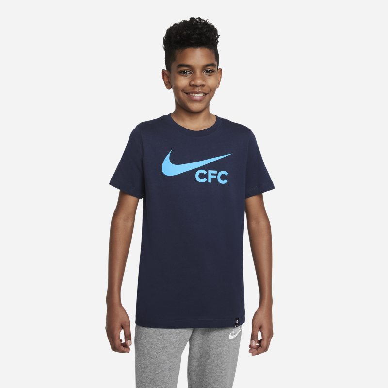 Chelsea F.C. Swoosh Older Kids' Football T-Shirt - Blue