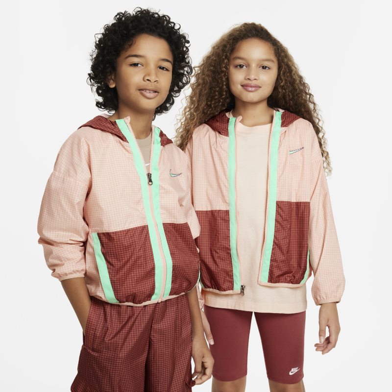 Kurtka z tkaniny dla dużych dzieci Nike Outdoor Play - Różowy