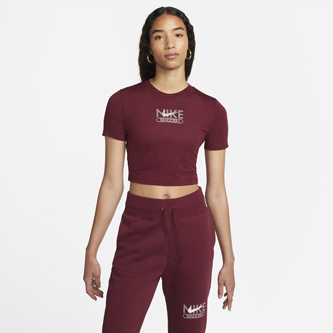 Nike Sportswear kort T-skjorte med smal passform til dame - Red