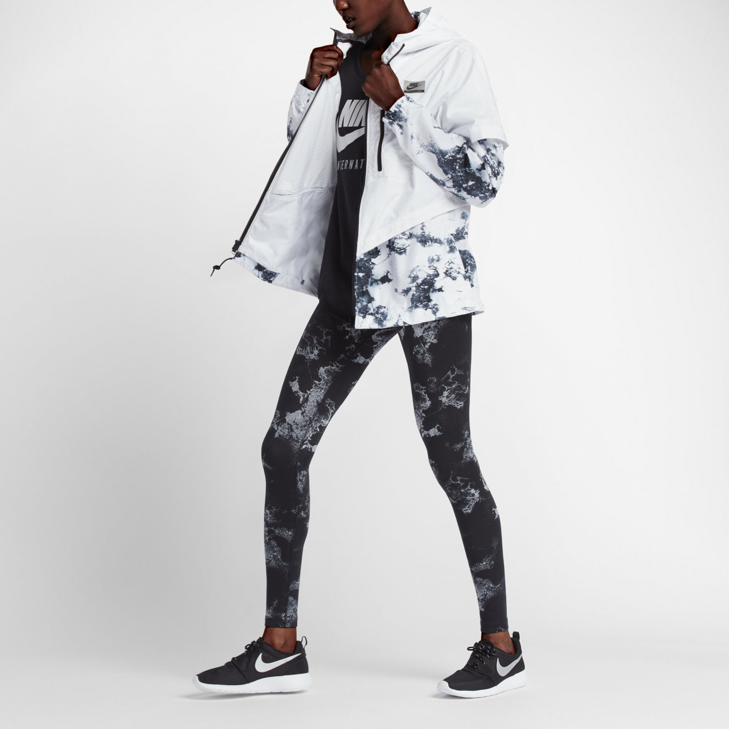 Nike International Windrunner - Women's Jacket