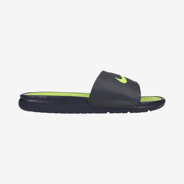 Nike Benassi Solarsoft Men's Slide. Nike Store