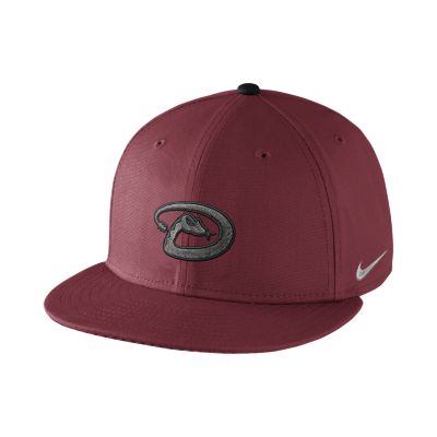 Nike True CG 1.4 (MLB Diamondbacks) Adjustable Hat   Red