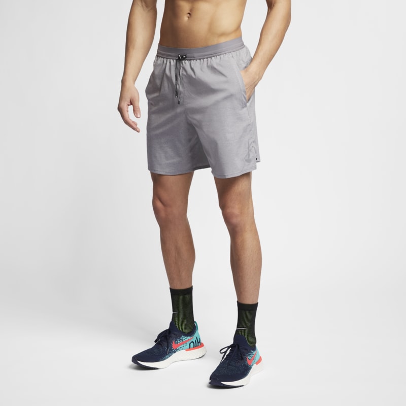 Short de running 2-en-1 Nike Dri-FIT Flex Stride 18 cm pour Homme - Gris