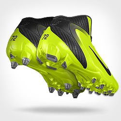 choose your plate the nike alpha speed id football cleat offers two 
