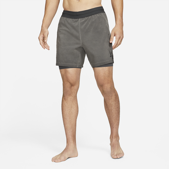 фото Мужские шорты 2 в 1 nike yoga dri-fit - черный