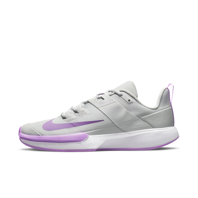 фото Женские теннисные кроссовки для игры на кортах с твердым покрытием nikecourt vapor lite - серый