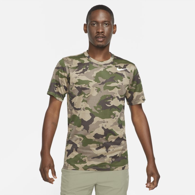 Nike Dri-FIT Camiseta de entrenamiento con estampado de camuflaje - Hombre - Marrón