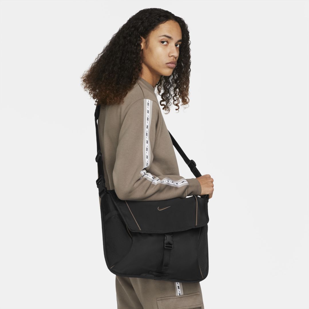 Nike Sportswear Essentials Messenger Bag In Black | ModeSens