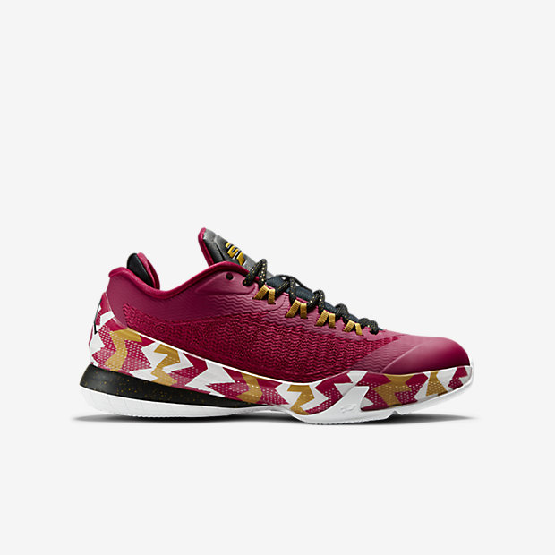 Jordan CP3.VIII Christmas Boys Basketball Shoe.