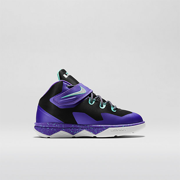 Nike Zoom LeBron Soldier VIII (10.5c 3y) Preschool Kids Basketball