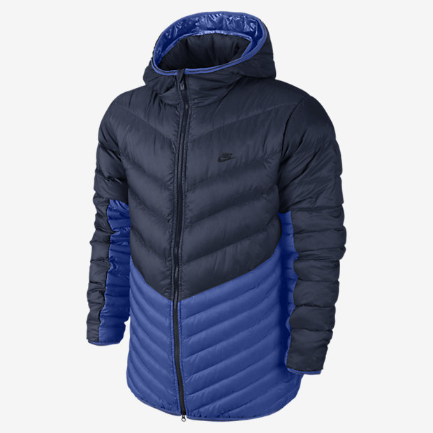 Nike Cascade 550 Hooded Mens Down Jacket.