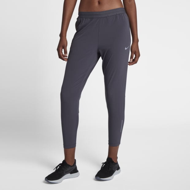Женские слегка укороченные брюки для бега Nike Essential 191884162165