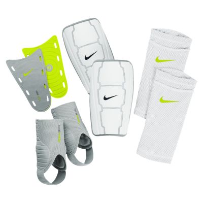 Nike Nike Total 90 EXP Football Shin Guards  Ratings 